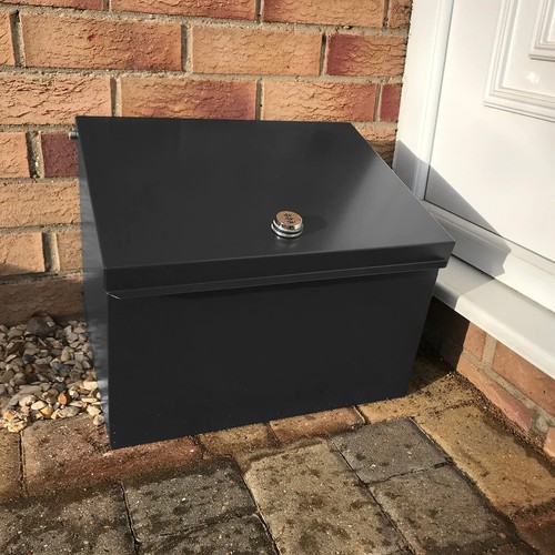 Lockable metal parcel - metal,