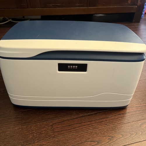 Locking storage container bin - ,